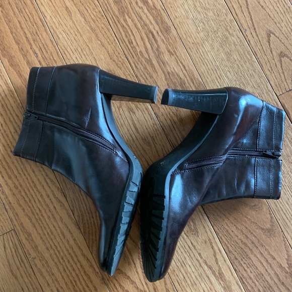 Franco Sarto Women’s 9.5 Brown Ankle Boots - Picture 2 of 8